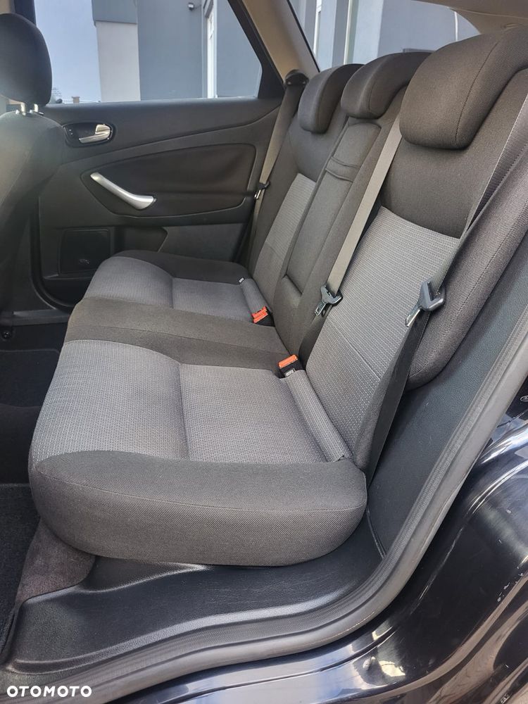 Ford Mondeo 2.0 Black Magic - 24