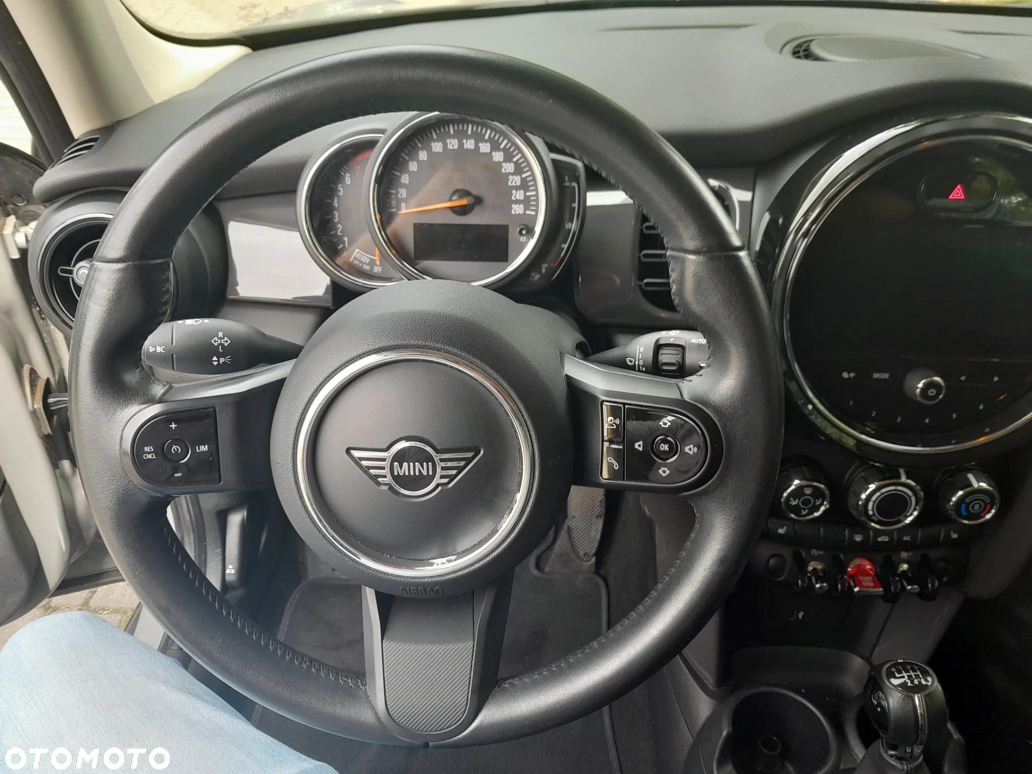 MINI ONE - 7