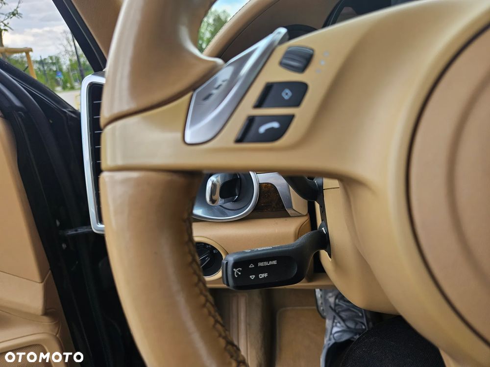 Porsche Cayenne - 37