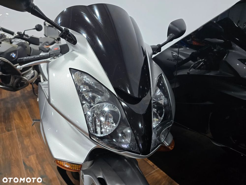 Honda VFR - 22