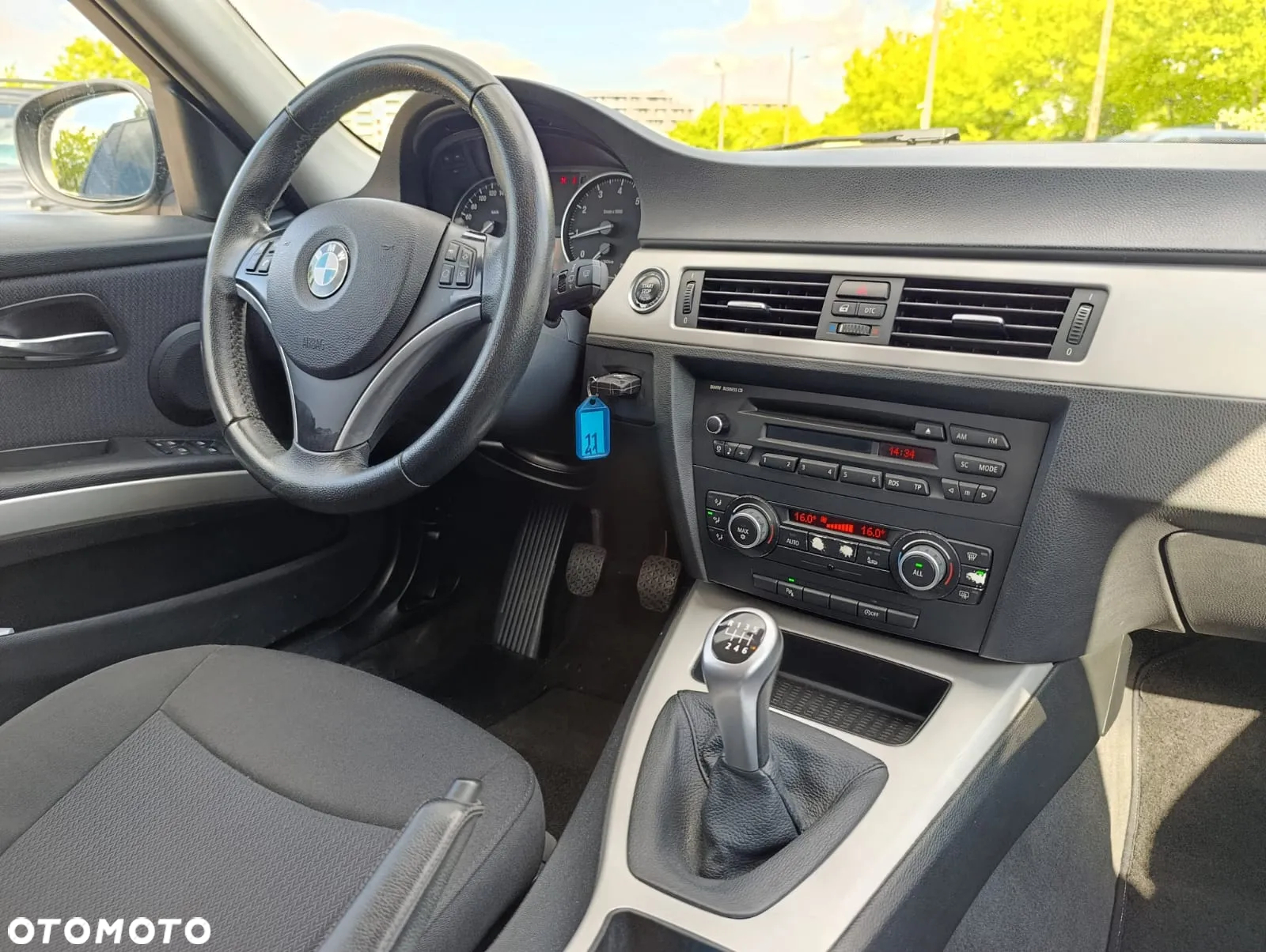 BMW Seria 3 320i Touring - 14