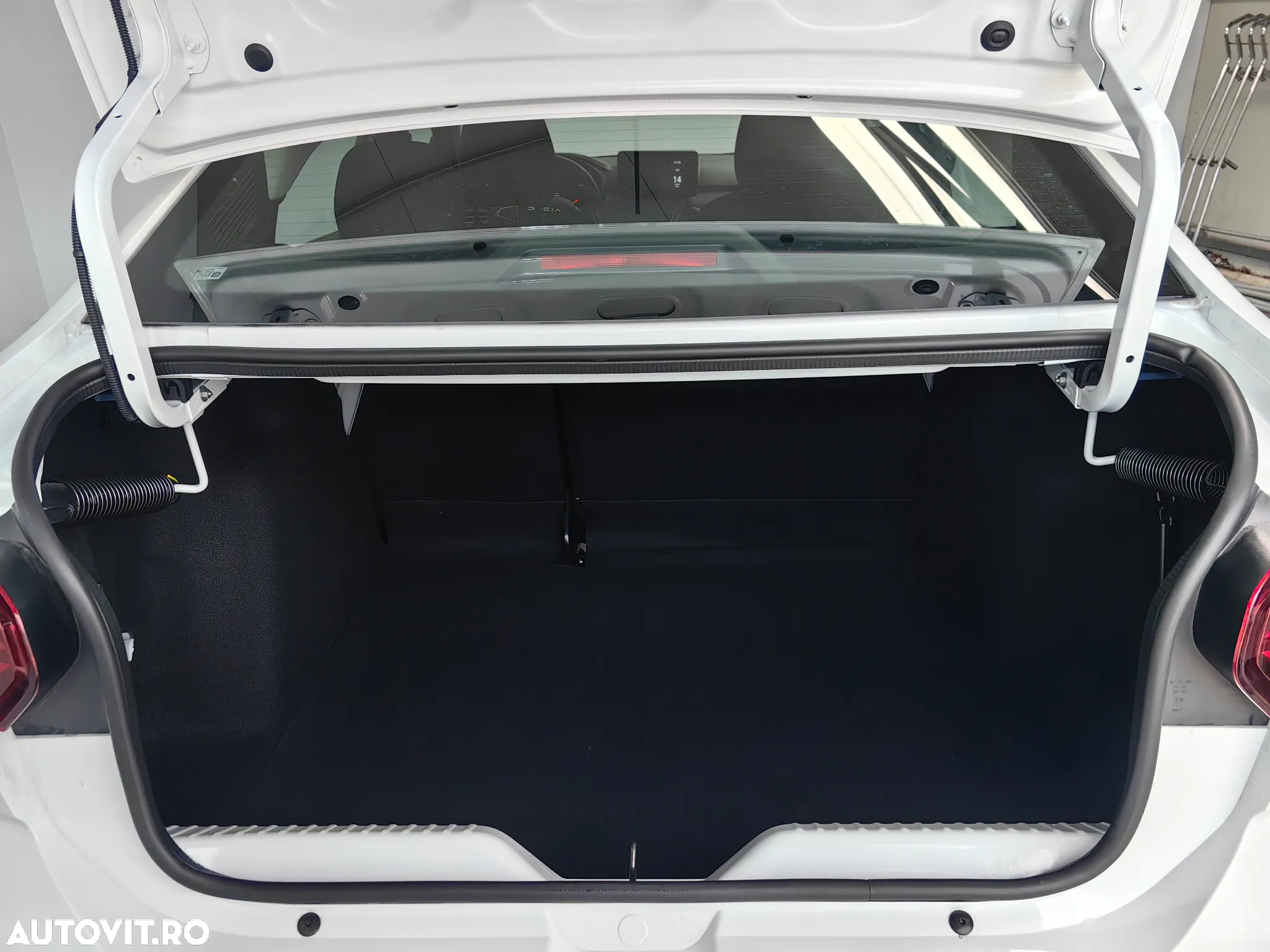 Dacia Logan ECO-G 100 MT6 Expression - 5