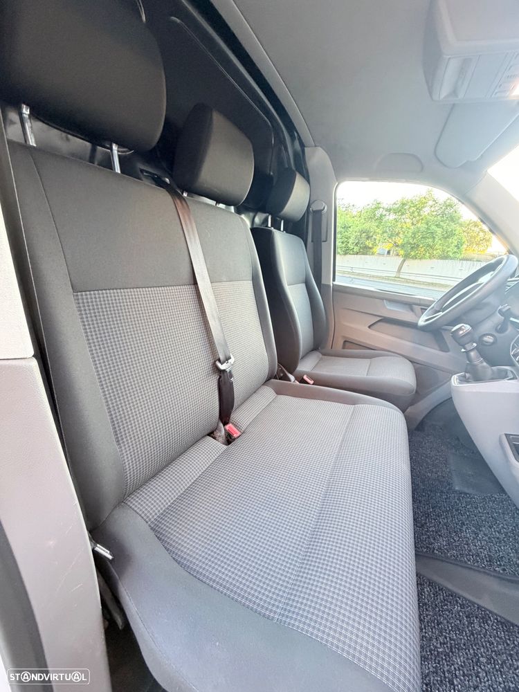 VW Transporter 2.0 TDI - 24
