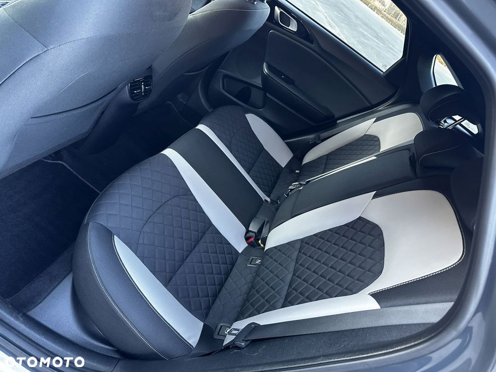 Kia ProCeed 1.4 T-GDI DCT7 OPF GT LINE - 17