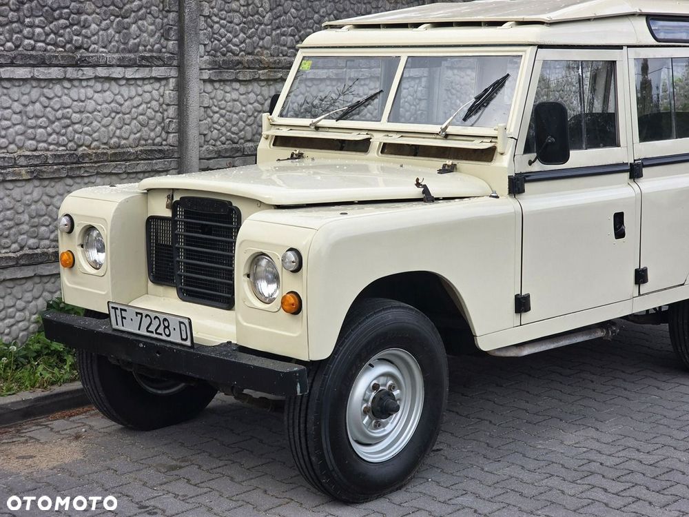 Land Rover Defender - 4