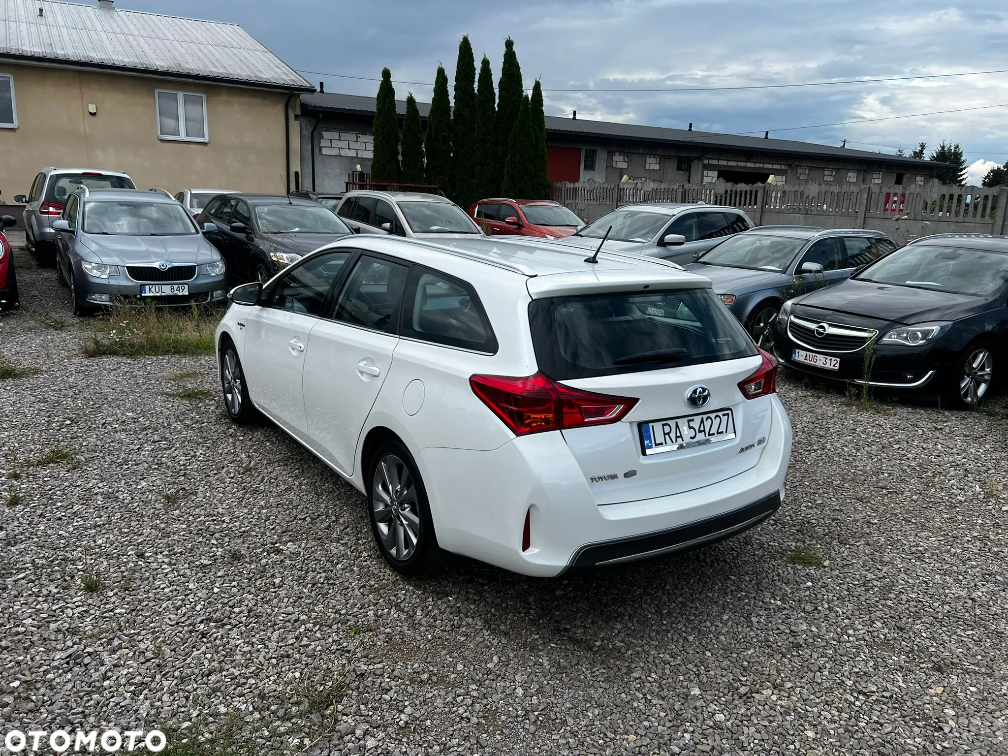 Toyota Auris 1.8 VVT-i Hybrid Automatik Touring Sports Design Edition - 3