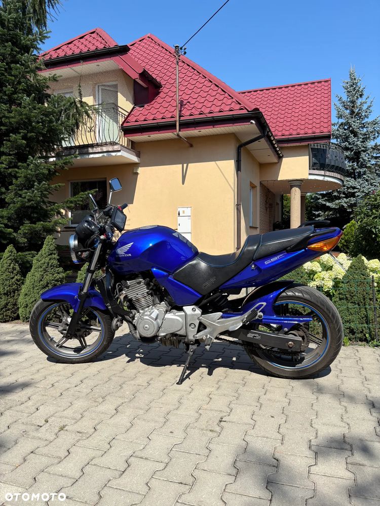 Honda CBF - 4