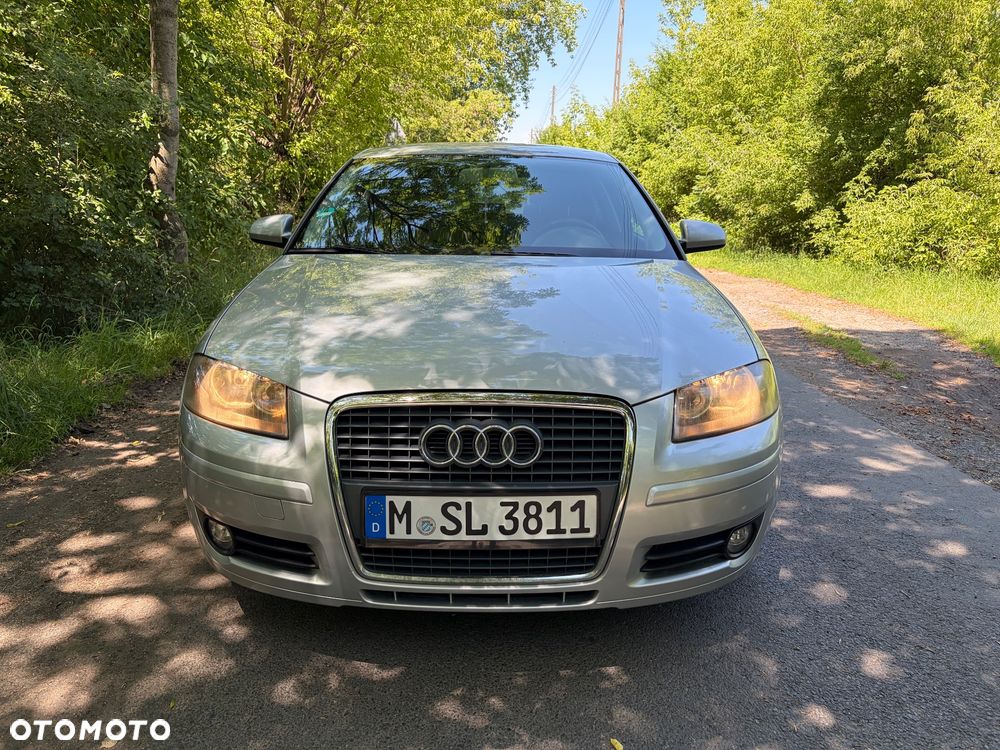 Audi A3 3-drzwiowe 1.6 Attraction - 2