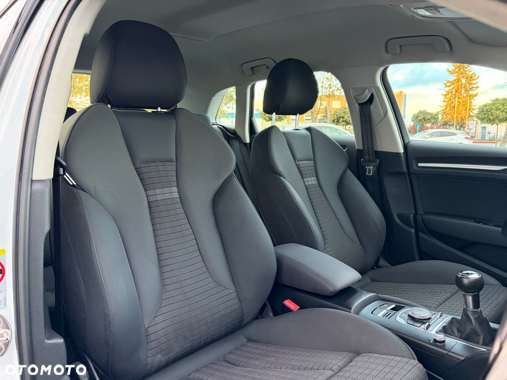 Audi A3 Sportback 1.4 TFSI Ambiente - 29
