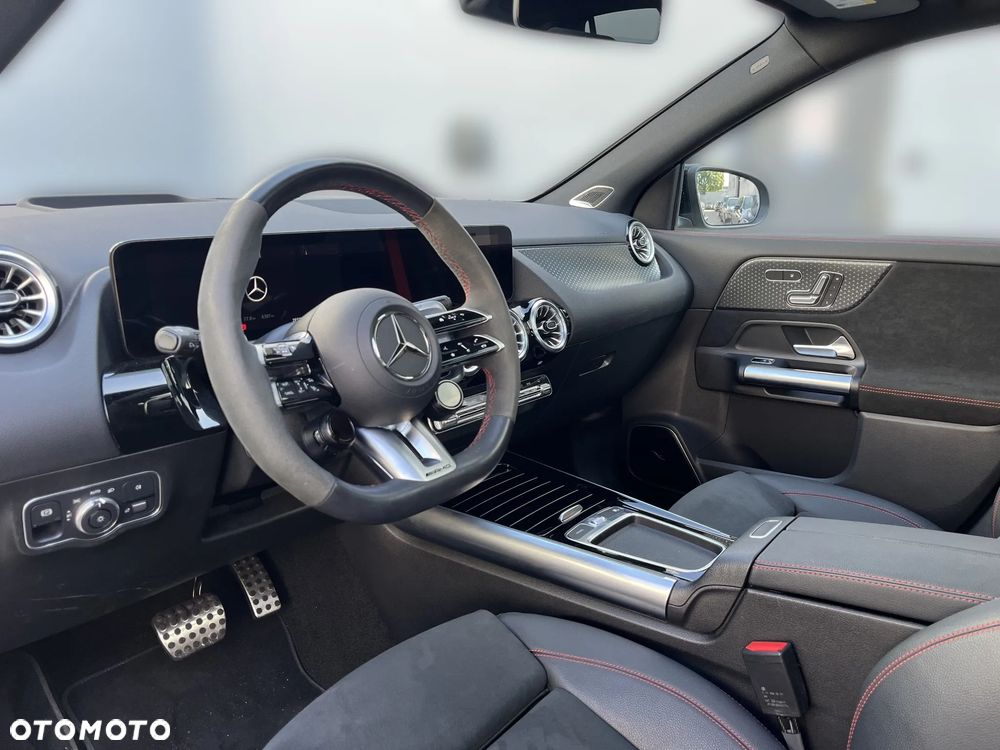 Mercedes-Benz GLA - 9
