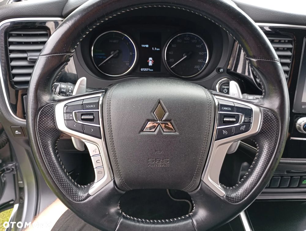 Mitsubishi Outlander - 30