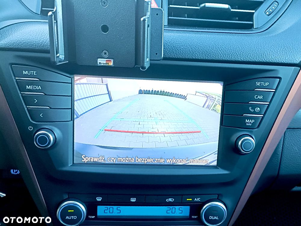 Toyota Avensis 1.8 Premium - 8