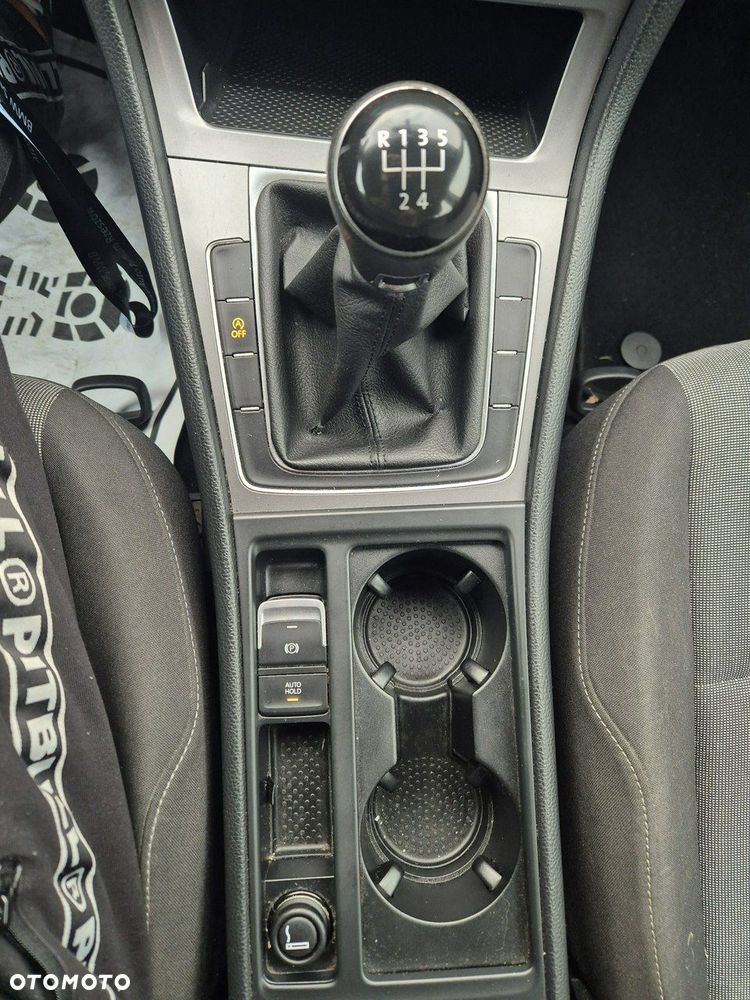 Volkswagen Golf - 14