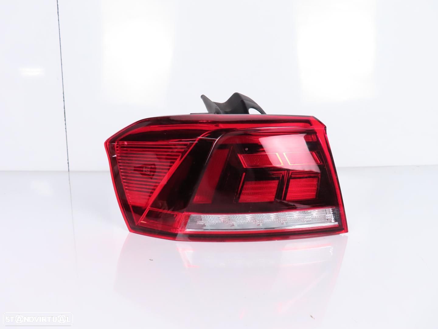 Farolim LED Esquerdo/Trás Usado / Original VW PASSAT Variant (3G5/CB5) 3G9945095... - 1