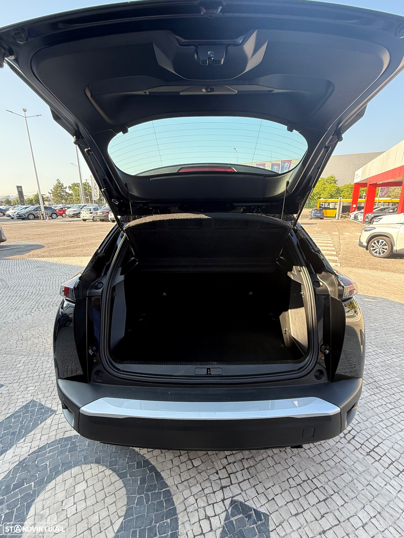 Peugeot 2008 1.2 PureTech Allure Pack - 3