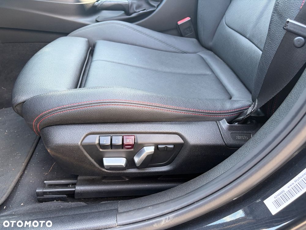 BMW Seria 3 330e iPerformance Sport Line - 12