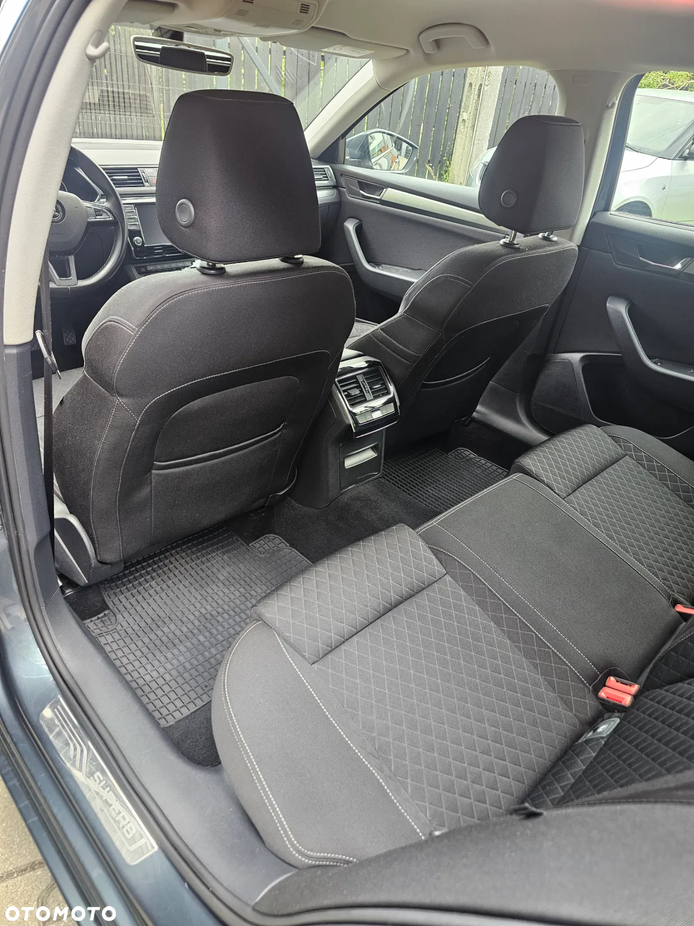 Skoda Superb 2.0 TDI DSG Premium Edition - 11