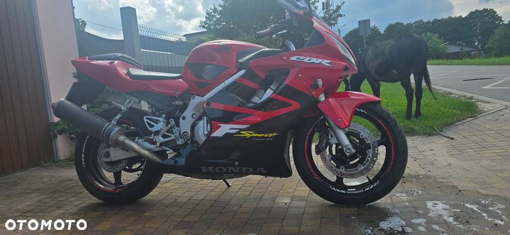 Honda CBR - 1