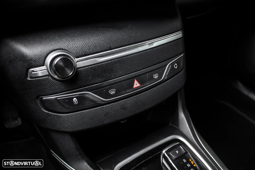 Peugeot 308 BlueHDi FAP 130 EAT8 Stop & Start Allure - 19