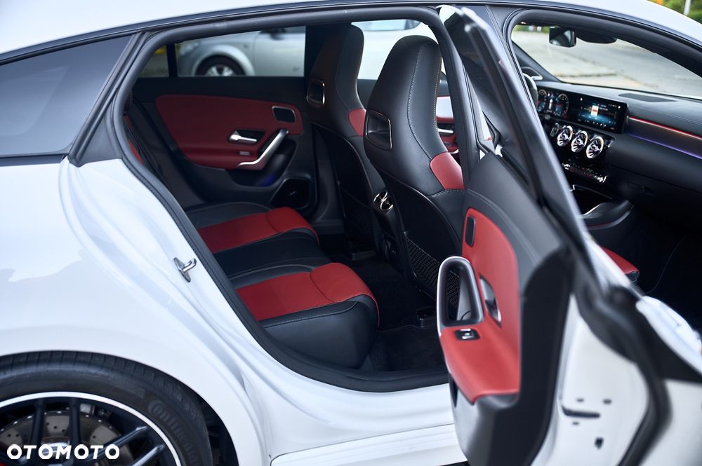 Mercedes-Benz CLA - 8