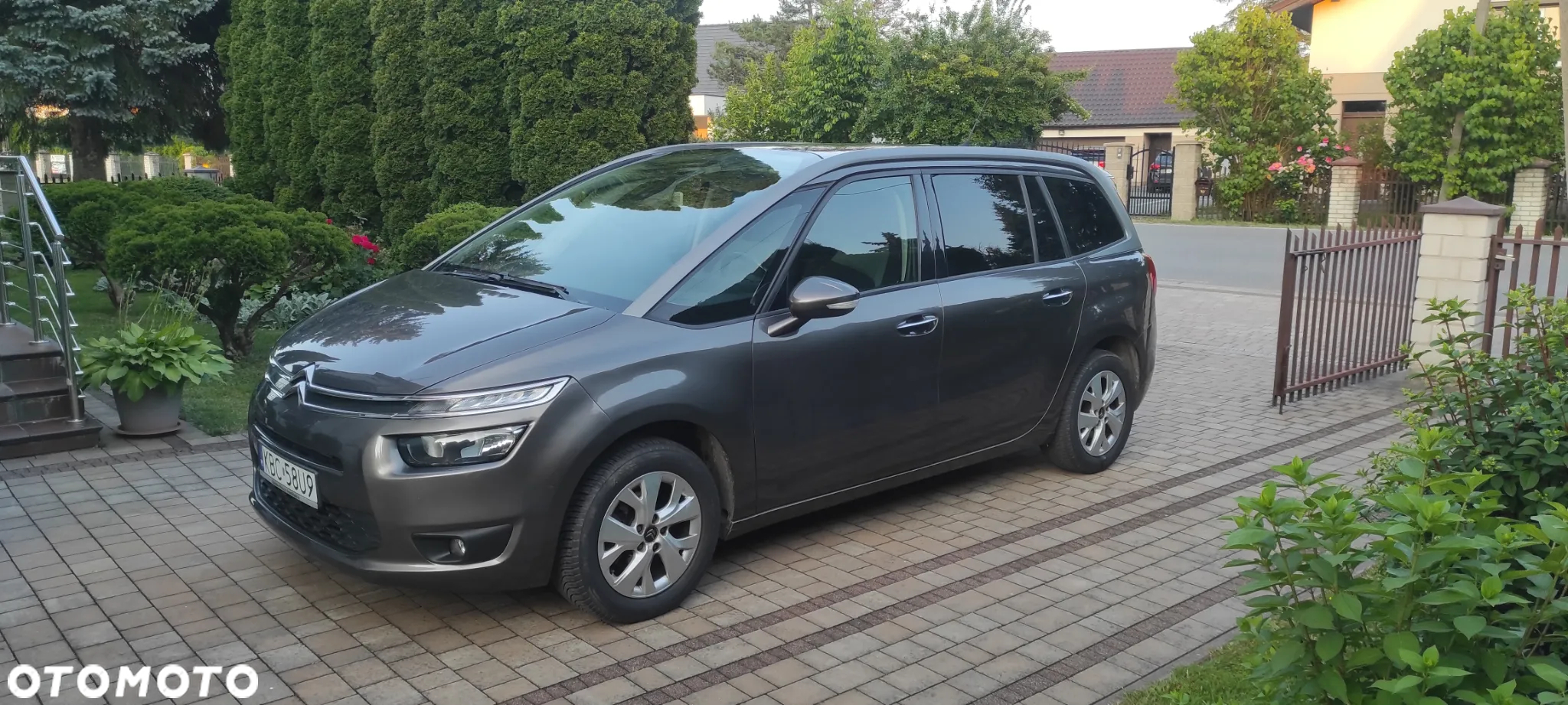 Citroën C4 Grand Picasso e-HDi 115 Attraction - 12