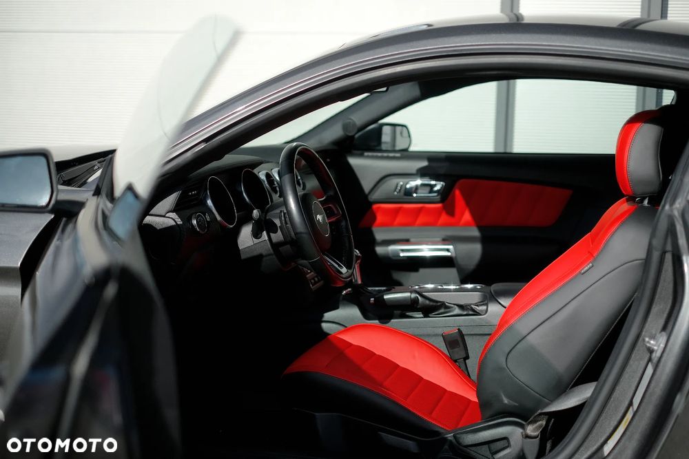 Ford Mustang Fastback 2.3 Eco Boost - 17