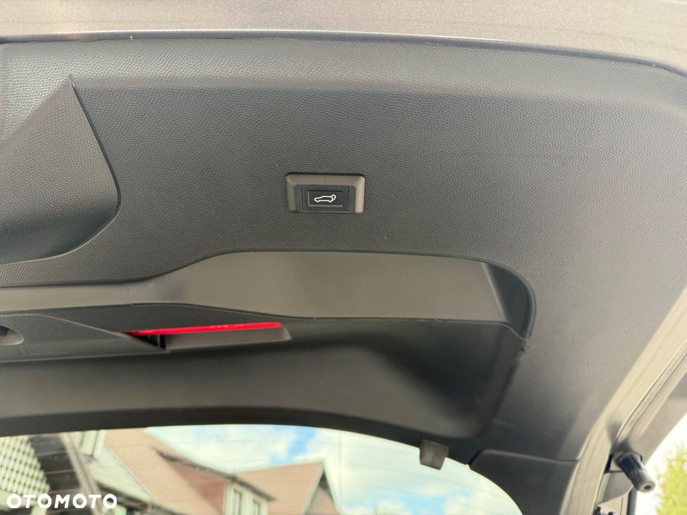 Peugeot 2008 BlueHDi 130 EAT8 GT - 37