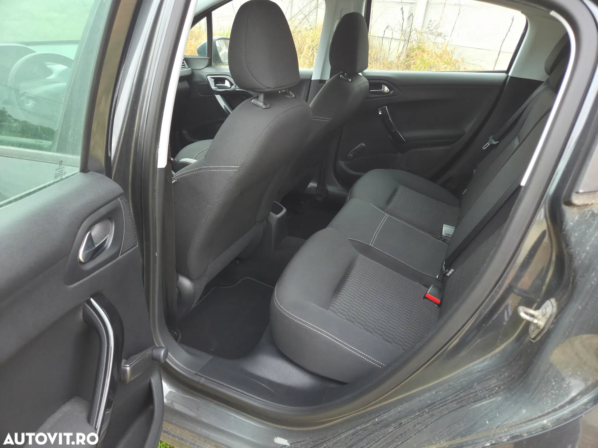 Peugeot 208 - 26