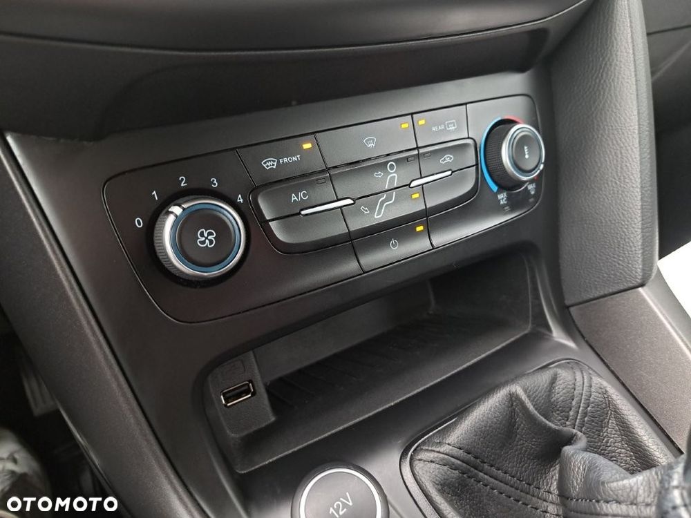 Ford Focus 1.6 Trend - 26