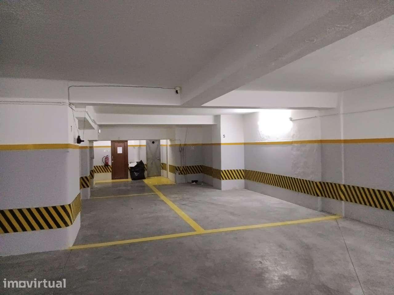 Garagem com 435 m² para 20 viaturas – Rua Duque de Palmela, Lisboa - Grande imagem: 4/10