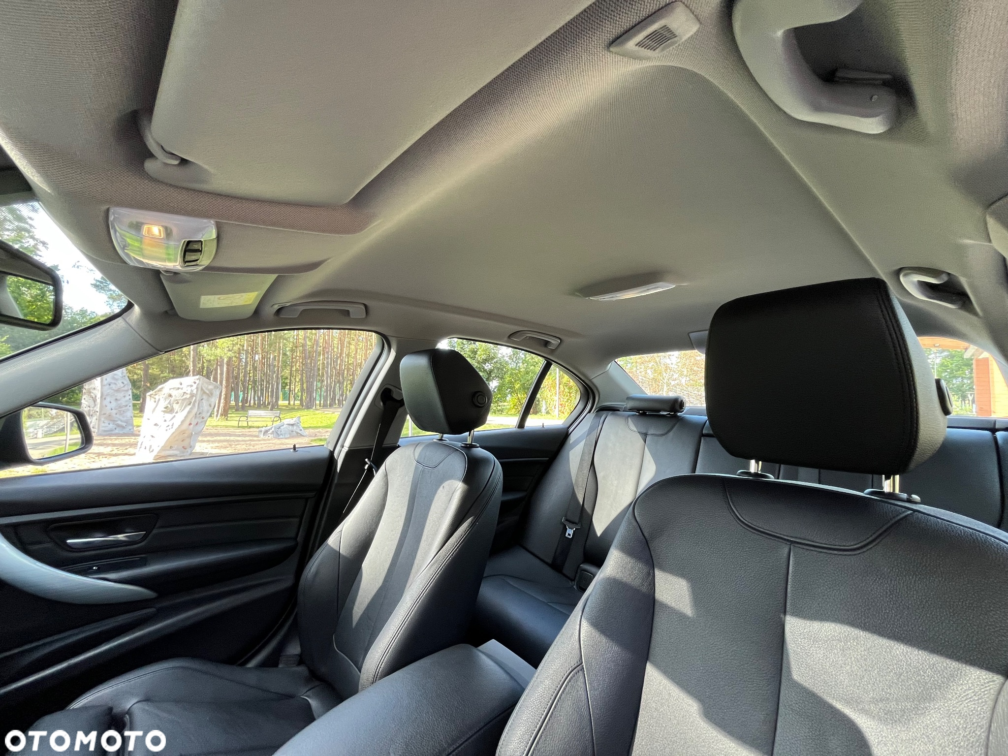 BMW Seria 3 318d Touring Sport Line - 34