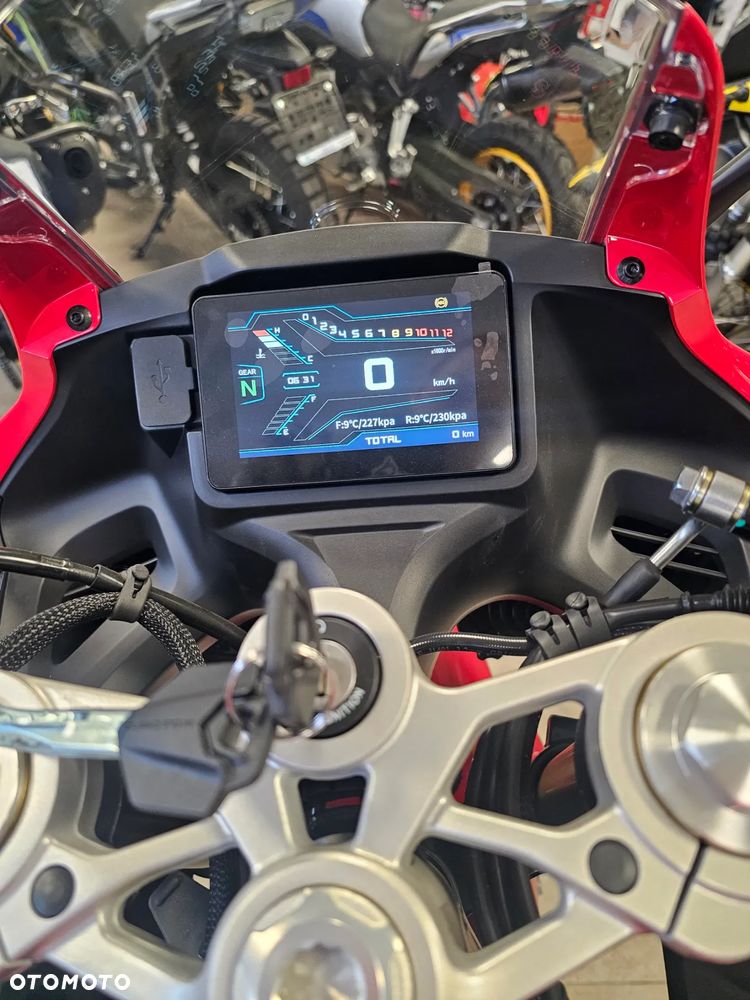 QJMOTOR SRK 125R - 18