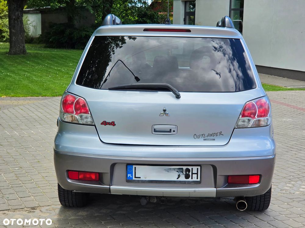 Mitsubishi Outlander 2.4 4WD Intense - 26