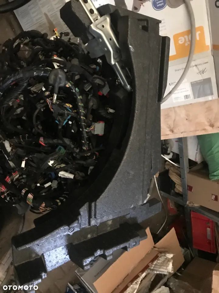 WKLAD  STYROPIAN BAGAŻNIKA LEWAREK QUASHAI J10 - 2