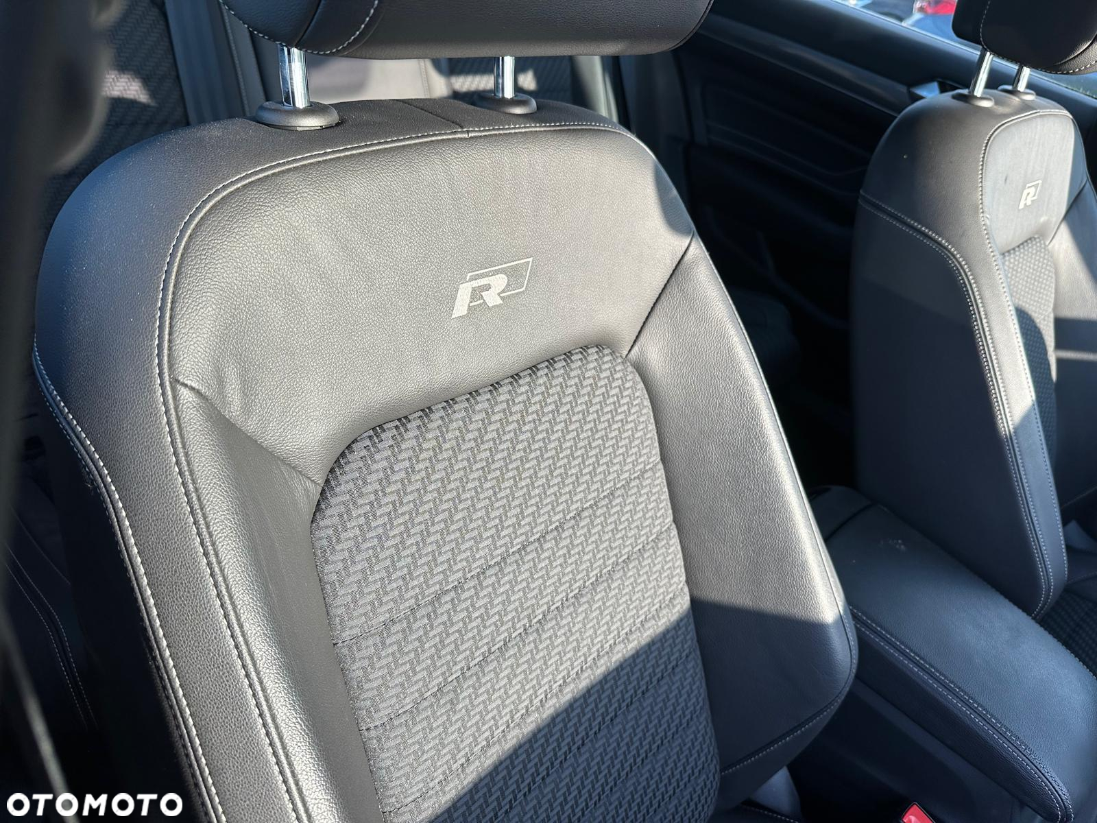 Volkswagen Passat Variant 2.0 TDI SCR DSG R-Line - 17