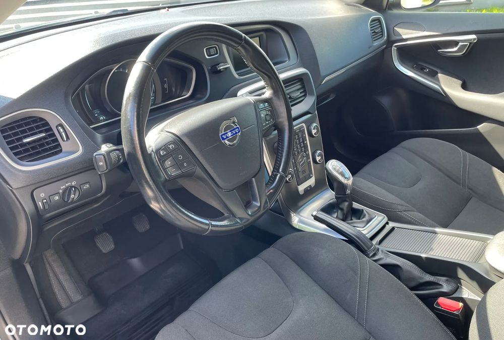 Volvo V40 T2 You - 8