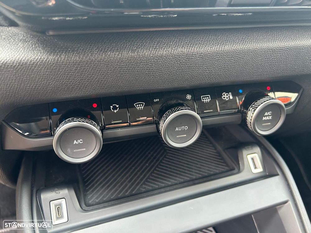 Citroën e-C4 50 kWh Shine - 18