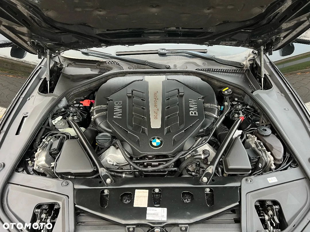 BMW Seria 5 550i xDrive Sport-Aut - 20