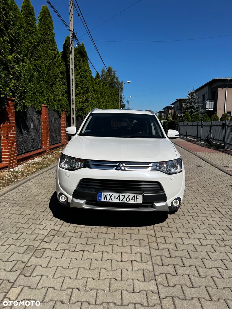 Mitsubishi Outlander 2.0 Instyle Navi 4WD CVT - 2