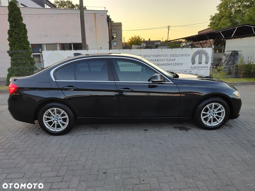 BMW Seria 3 318i - 6