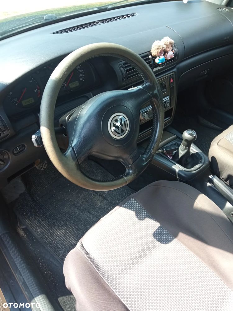 Volkswagen Passat 1.9 TDI CL - 9