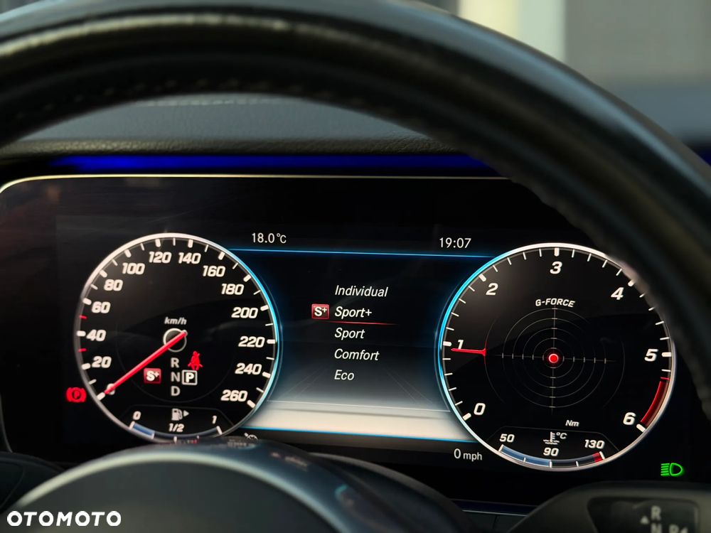 Mercedes-Benz Klasa E 220 d 9G-TRONIC - 35