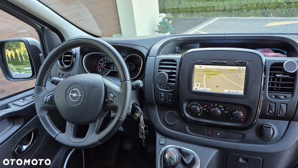 Opel Vivaro L2H1 2,9t Elegance Business - 24