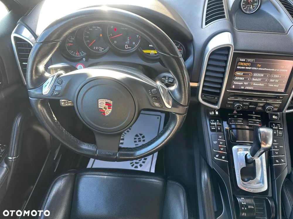 Porsche Cayenne - 19
