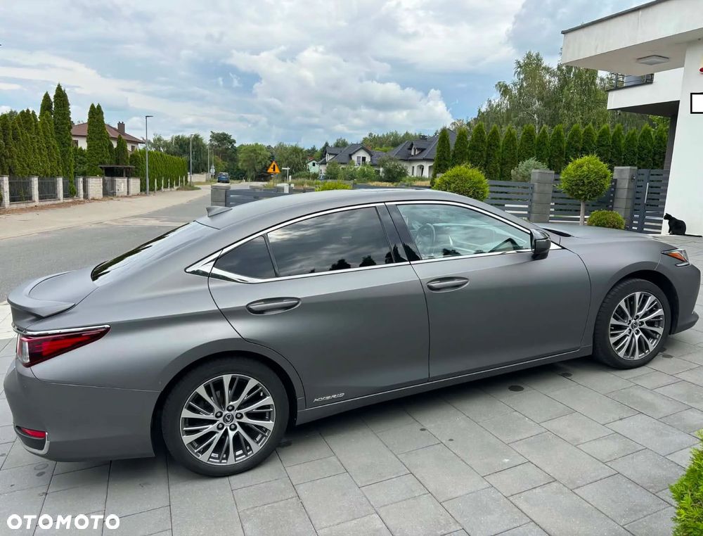 Lexus ES 300h Business Edition - 7