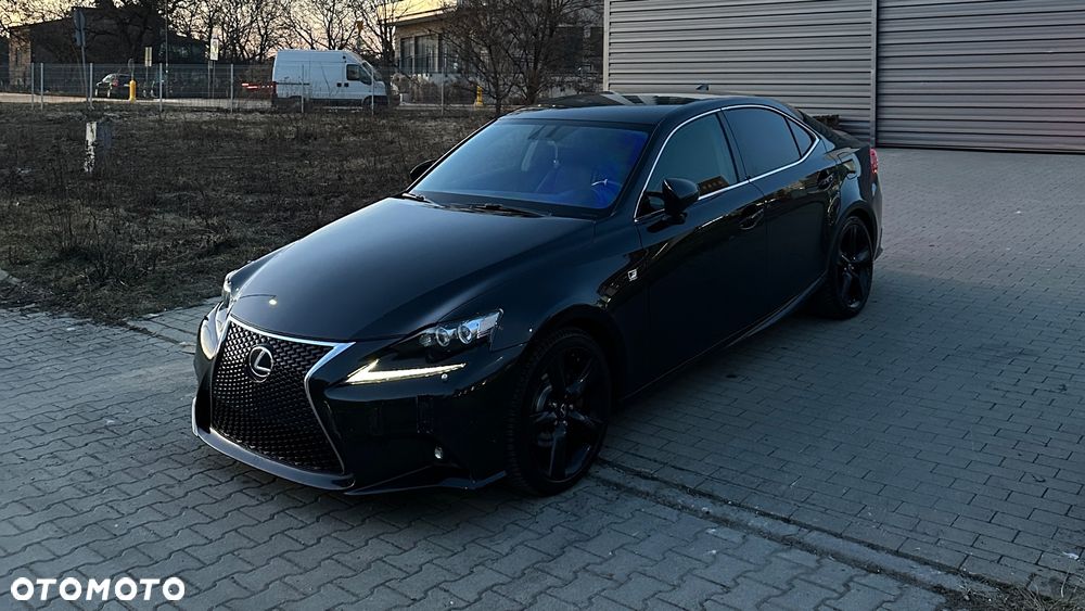 Lexus IS 300h Business Edition - 2
