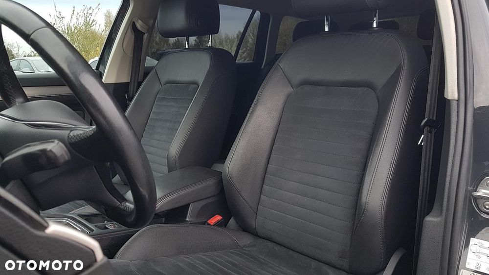 Volkswagen Passat Variant 2.0 TDI SCR DSG Highline - 18