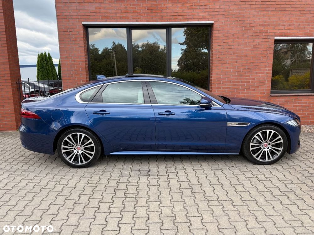 Jaguar XF 2.0 P300 AWD R-Dynamic S - 28