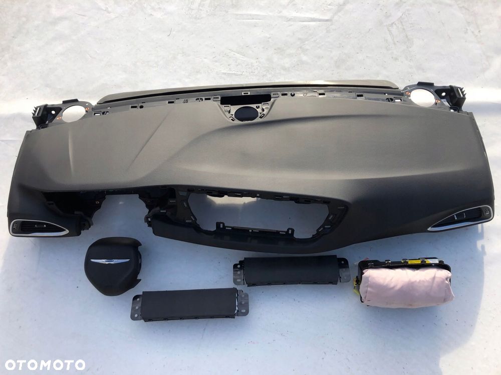 chrysler pacifica deska kokpit konsola poduszki - 2