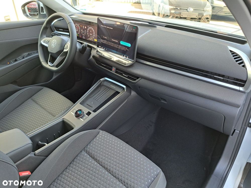 Volkswagen T-Roc - 13